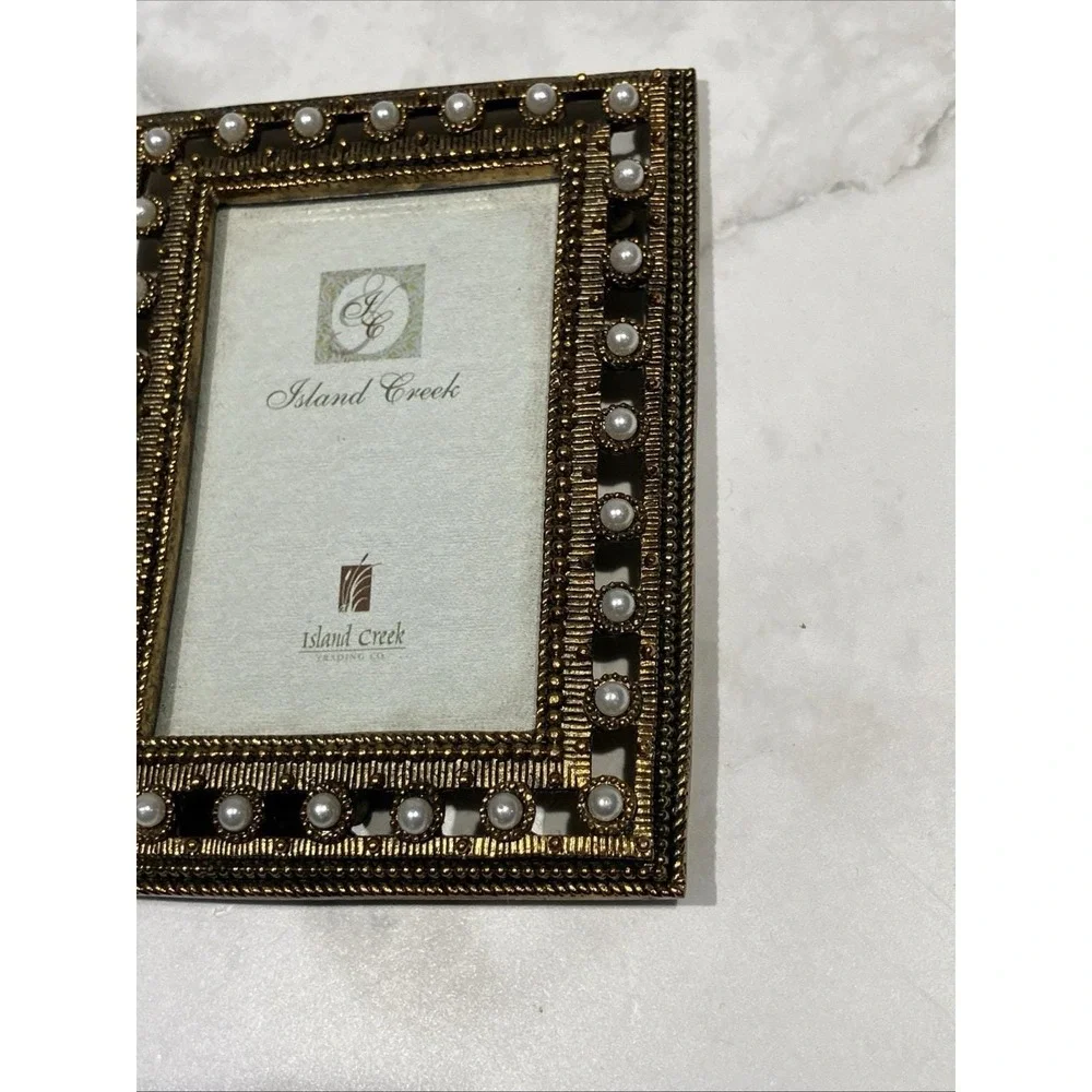 Island Creek Pearl Embellished Reticulated Gold Tone Metal‎ Picture Frame 2x3